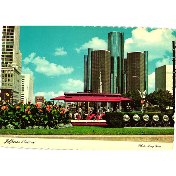 Vintage Detroit Jefferson Avenue Trolley Renaissance Center Postcard - Picture 1 of 2